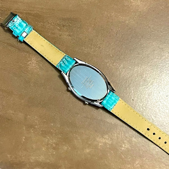 🎉3/$20 Women’s watch with Dual Timezone/Two Dial - Picture 5 of 6